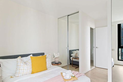 A Cozy 2BR Apt With Panoramic Views FREE Parking - Melbourne Tourism 3