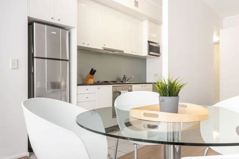 A Cozy & Modern Studio Right Next To Darling Harbour - Melbourne Tourism 4