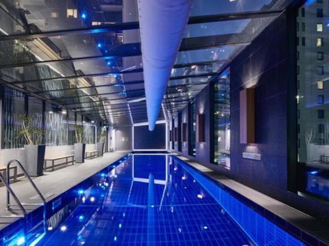 A Modern 2BR Apt With City Views FREE Parking - Melbourne Tourism 3