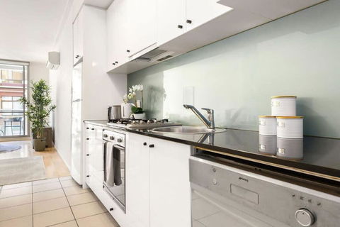 A Modern & Stylish Studio Next To Darling Harbour - Melbourne Tourism 3
