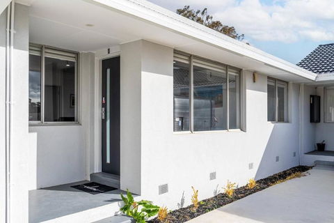 A Private Hideaway With Large Backyard And CarParks - Melbourne Tourism 2