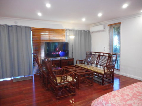 A Spacious Holiday Suite - Melbourne Tourism 0