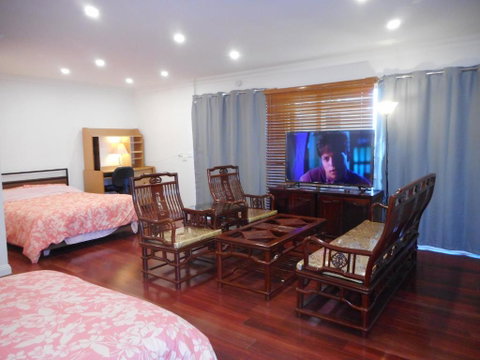 A Spacious Holiday Suite - Melbourne Tourism 3