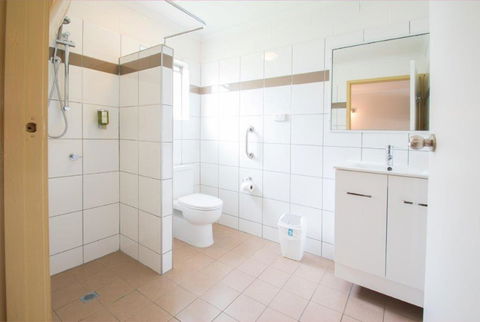A & A Motel - Melbourne Tourism 4