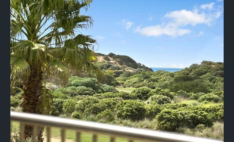 Absolute Beachfront Retreat On The Esplanade - Melbourne Tourism 2