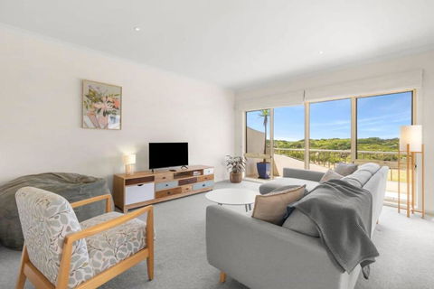 Absolute Beachfront Retreat On The Esplanade - Melbourne Tourism 0