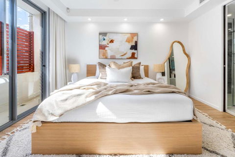 Absolute By Khove - Melbourne Tourism 0