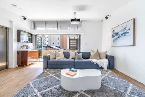 Absolute By Khove - Melbourne Tourism 2