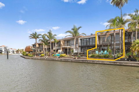 Absolute Waterfront Marina Views - Melbourne Tourism 0