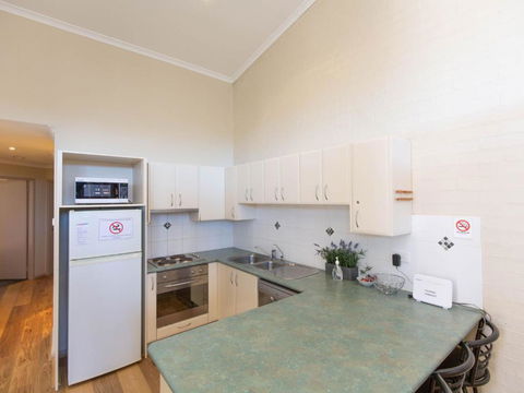 Acacia 5 2 Kirwan Close - Melbourne Tourism 2