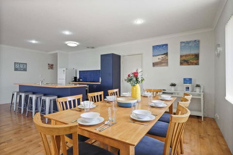 Across The Way, Golf And Beach Heaven - Melbourne Tourism 4