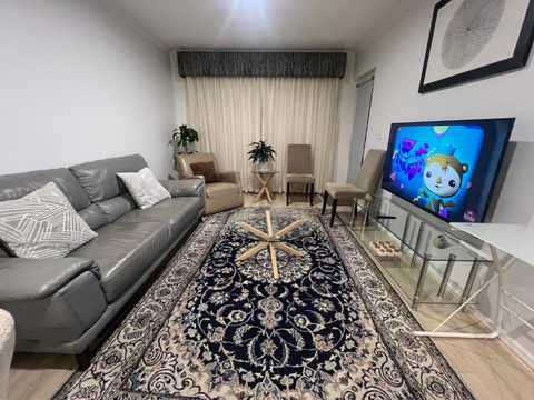 ADELAIDE CBD APARTMENT - 3BR, 2BATH & CARPARK - Melbourne Tourism 3