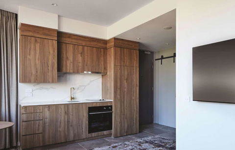 Adina Apartment Hotel Melbourne, Pentridge - Melbourne Tourism 2