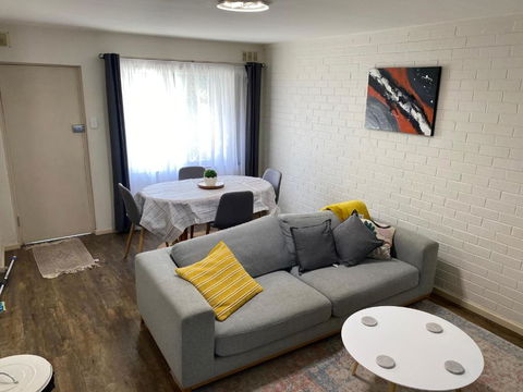 Affordable Inglewood Apartment+Pool - Melbourne Tourism 3