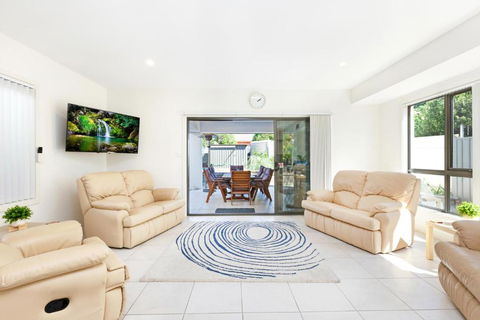 Agathas At Seacombe Gardens - Melbourne Tourism 4