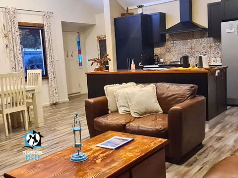 A Beautiful New Property, Walking Distance To The Beach In Esperance WA! - Melbourne Tourism 1