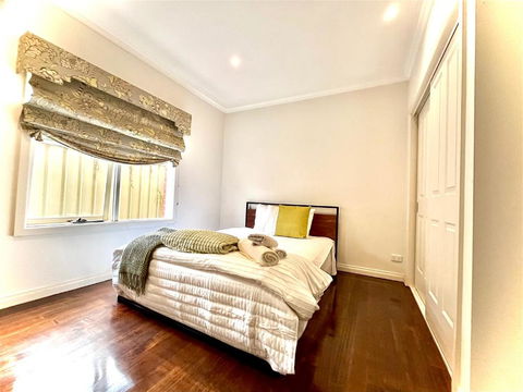 A Beautiful Home - Melbourne Tourism 3
