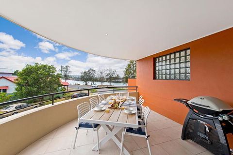 Adrift At Dolphin Cove Apt 5 - Riverfront Modern - Melbourne Tourism 0
