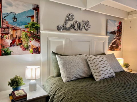 Affordable Luxury Room - Melbourne Tourism 2