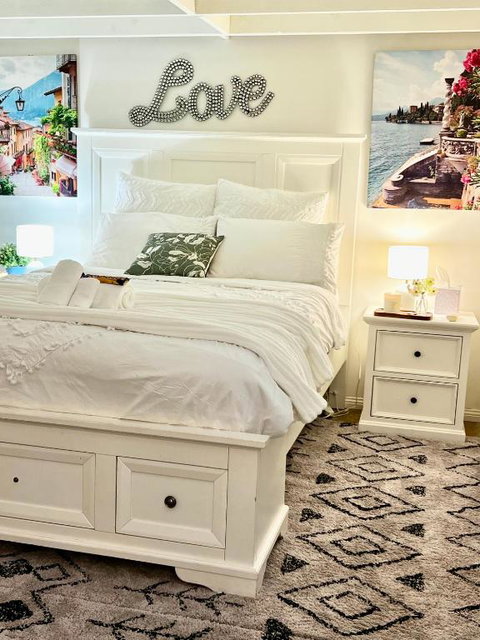 Affordable Luxury Room - Melbourne Tourism 0