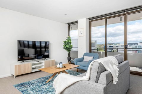 Amazing View In Large Apartment Barton ACT - Melbourne Tourism 4