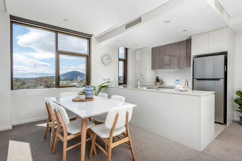 Amazing View In Large Apartment Barton ACT - Melbourne Tourism 3