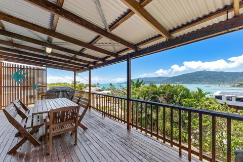 Airlie Getaway - Airlie Beach - Melbourne Tourism 0