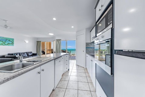 Airlie Ocean Paradise - Melbourne Tourism 4