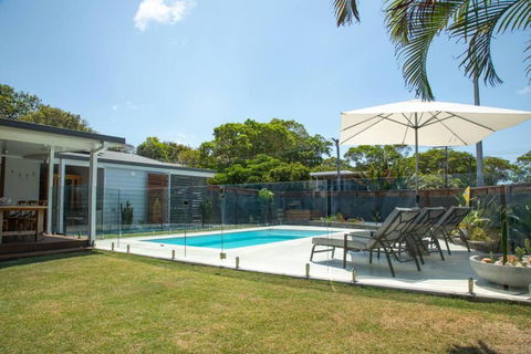 Al Fresco Residence In The Heart Of Point Lookout! - Melbourne Tourism 2