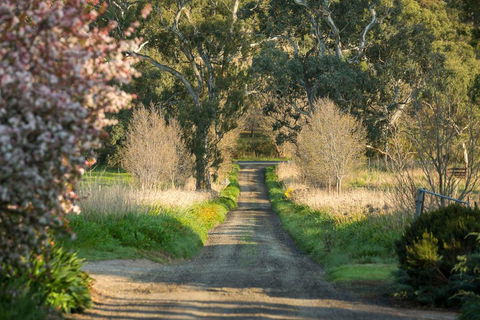 AL RU Farm - Melbourne Tourism 2