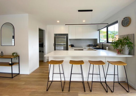 Albatross Rise - Modern Family Home - Melbourne Tourism 1