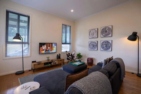 Alfies On Albert Daylesford - Melbourne Tourism 0