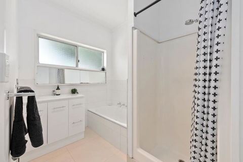 All Beached Out - 8 Guests, Cental, 450m To Beach! - Melbourne Tourism 1