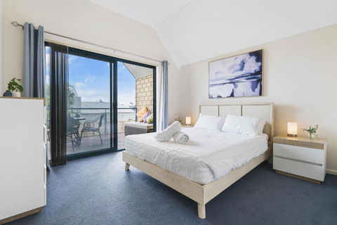 All Decked Out, Geographe Marina - Melbourne Tourism 3
