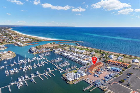 All Decked Out, Geographe Marina - Melbourne Tourism 2