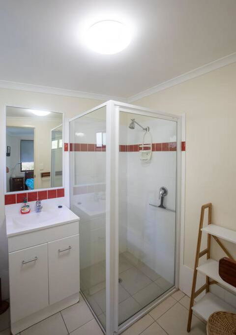 Allamanda Cottage - Close To Beach - Pet Friendly - Melbourne Tourism 4