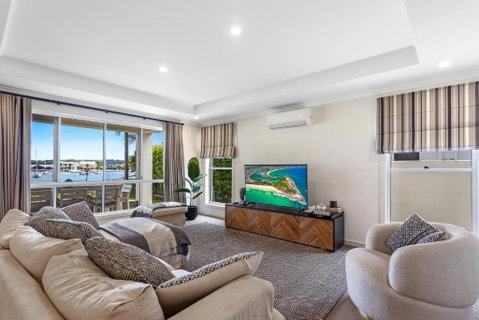 Amazing Canal House With Private Jetty, Gym & Pool - Melbourne Tourism 3