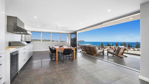 Amazing Views And Short Walk To Beach - Melbourne Tourism 2