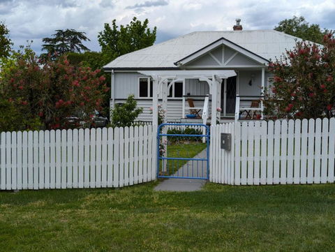 Amiens Cottage. Queenslander, Charming, Central. - Melbourne Tourism 3