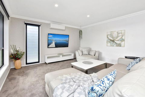 Anaka Retreat - Melbourne Tourism 4