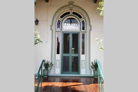 Anglesey House Iconic Forbes CBD Heritage Home - Melbourne Tourism 0