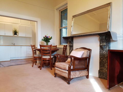 Anglesey House Iconic Forbes CBD Heritage Home - Melbourne Tourism 2