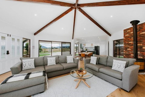 Anton Pavilion - Cheerful Country Solace In Mudgee - Melbourne Tourism 0