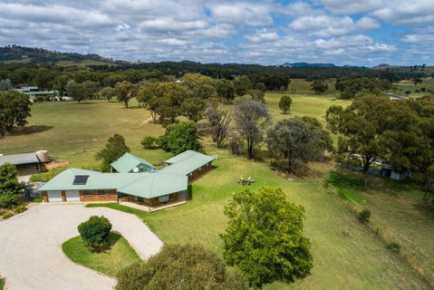 Anton Pavilion - Cheerful Country Solace In Mudgee - Melbourne Tourism 4