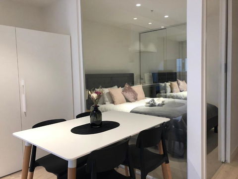 Apartment Chole - Melbourne Tourism 4