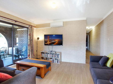 Apollo Unit 12 Ground Floor - Melbourne Tourism 1