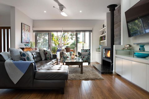 Arabella Meadows - Melbourne Tourism 1