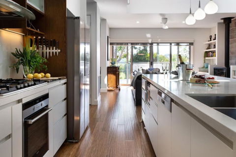 Arabella Meadows - Melbourne Tourism 3
