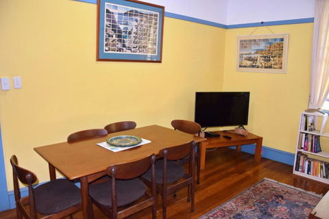 Arakoon House 1 - Bring Your Own Linen - Melbourne Tourism 3