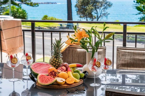 Arcoola 2 - Views Over Main Beach - Melbourne Tourism 0